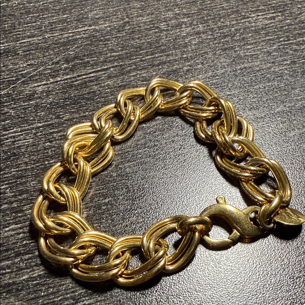 Elegant Gold Chain Bracelet